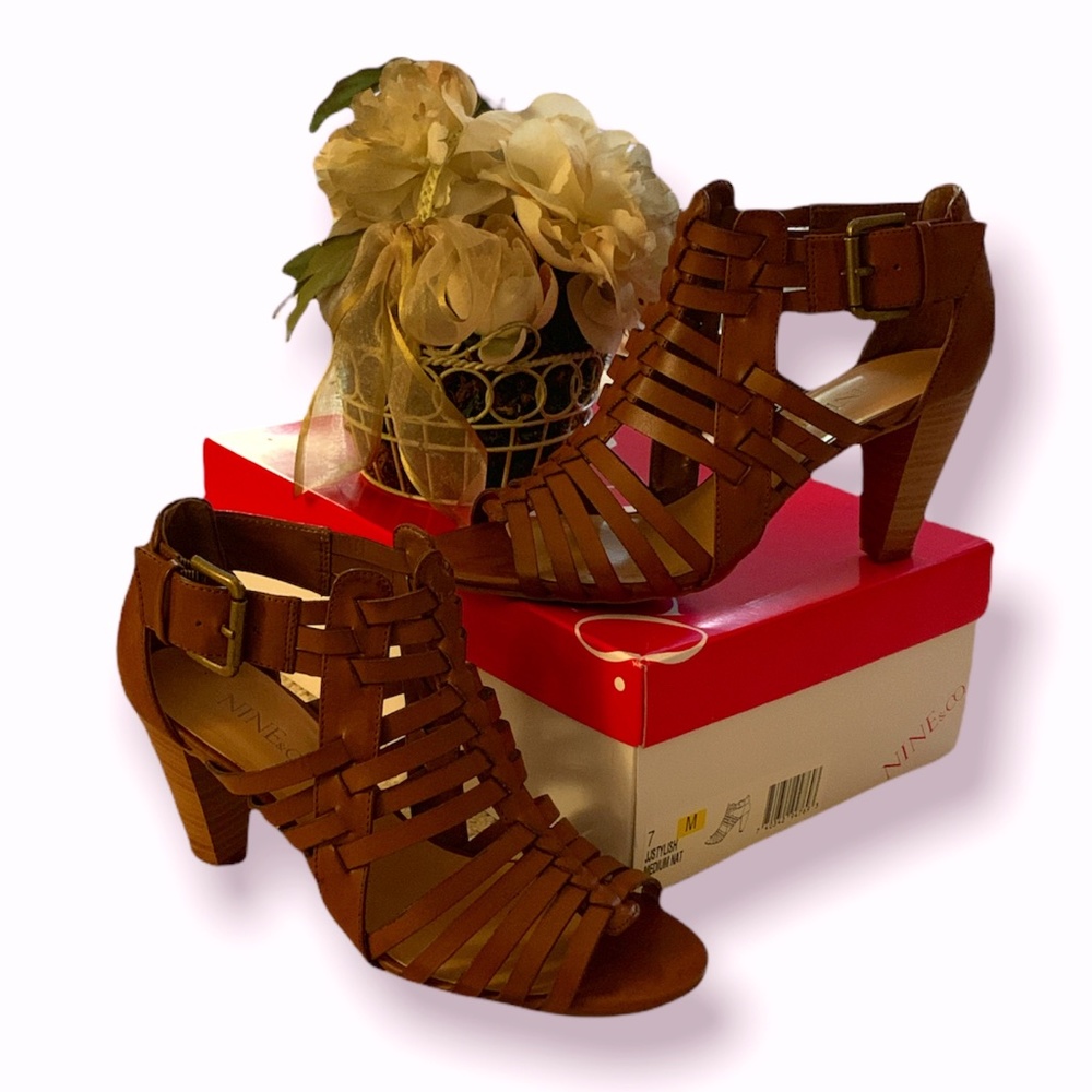 EUC Nine & Co. "JJ Stylish" Gladiator Sandal, size 7.5, Brown Vegan Leather